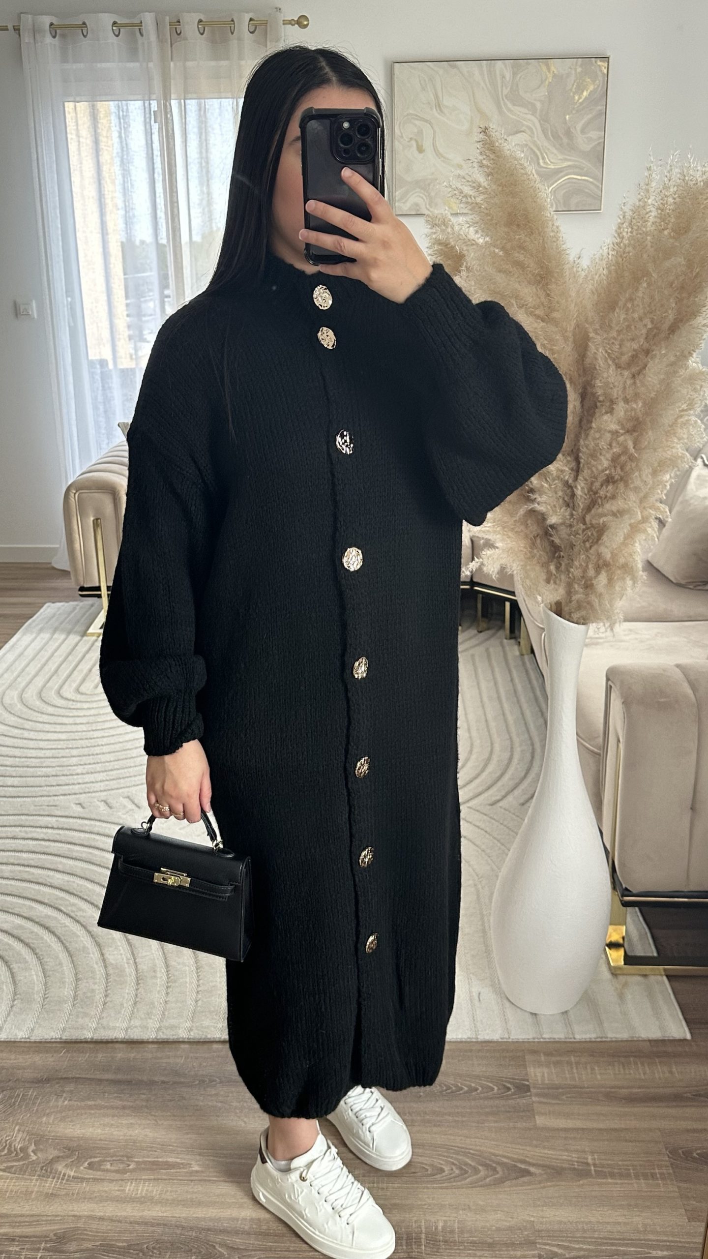 Robe cardigan à bouton dorée