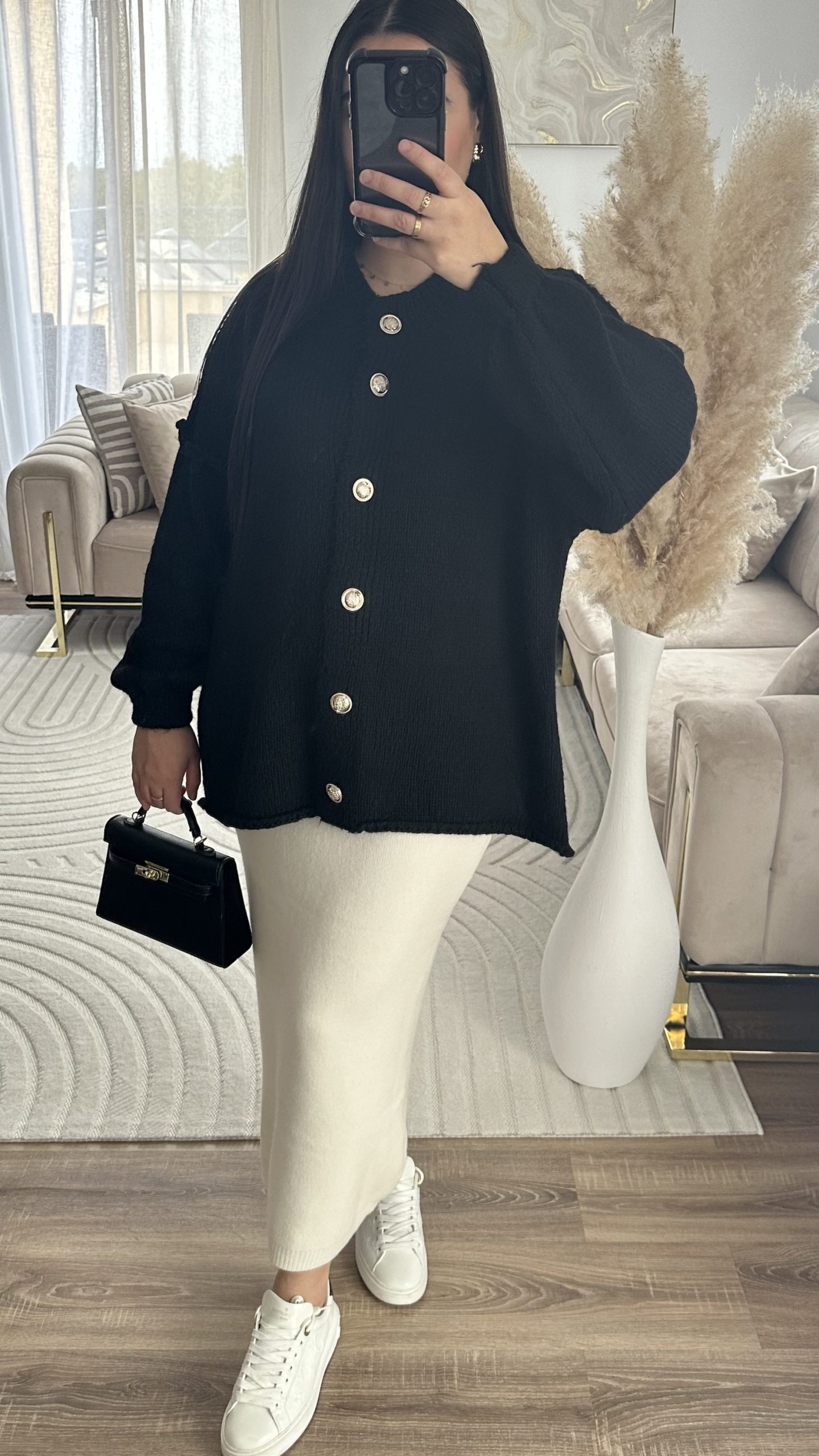 Pull cardigan à bouton dorée | noir